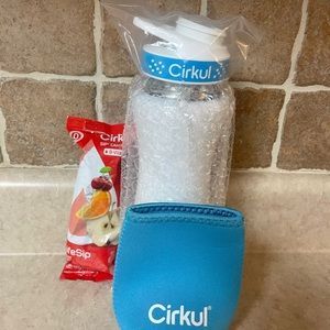 🆕Cirkul 22oz  Stainless Steel Bottle, Blue Lid & Sleeve NEW